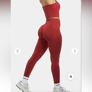 Thrivin Red Leggings size smalll brand new w/o tags